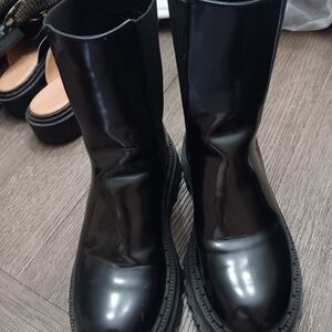 Womens Size 8.5, Zara Shiny Black Boots